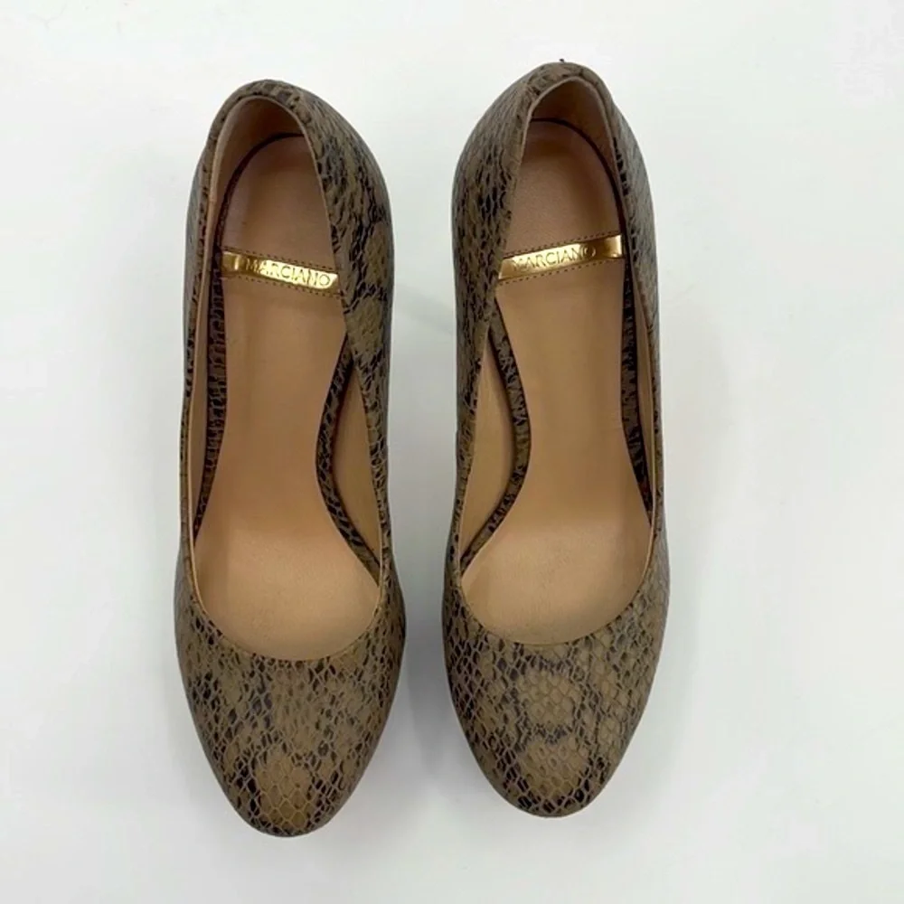 UEC Marciano tan & black snake print platform shoes size 7 with box